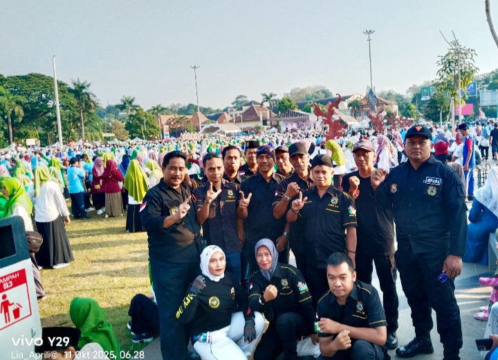 Lindu Aji Jepara Turunkan 20 Personel Amankan Jalan Sehat HSN, HAB, dan HUT IDI di Alun-Alun Jepara