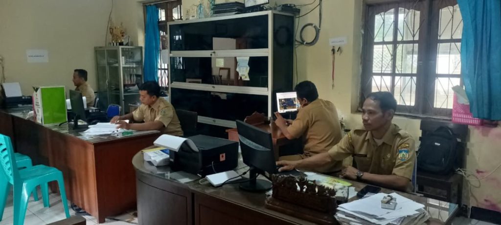 Kasi Pemerintahan Ahmad Rofi’i: Pelayanan Desa Banjaragung Bangsri Tetap Berjalan Kondusif