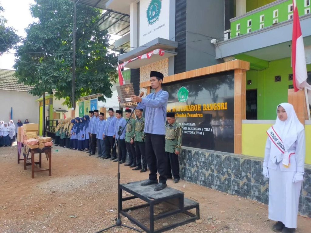 Kepala SMK Darul Musyawarah Bangsri Muhlis Rachmad, Momentum Sumpah Pemuda Ajak Generasi Muda Jepara Perkuat Persatuan dan Toleransi